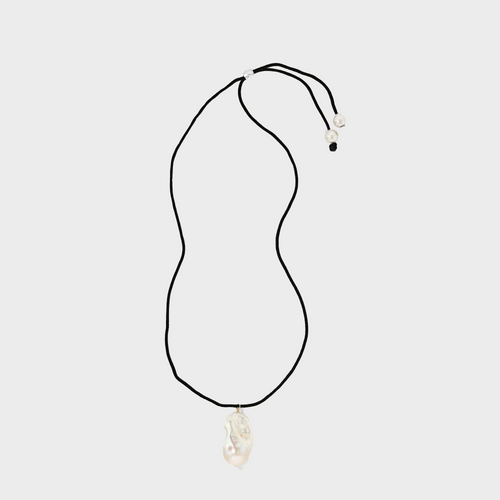 Floating Pearl Necklace Black