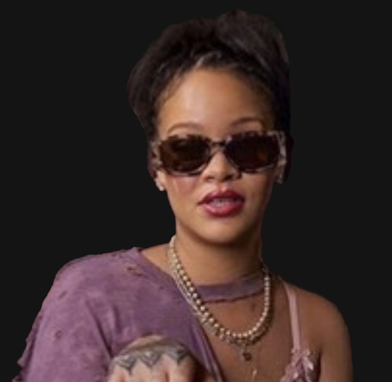 Rihanna wearing the Pink Pearl Necklace