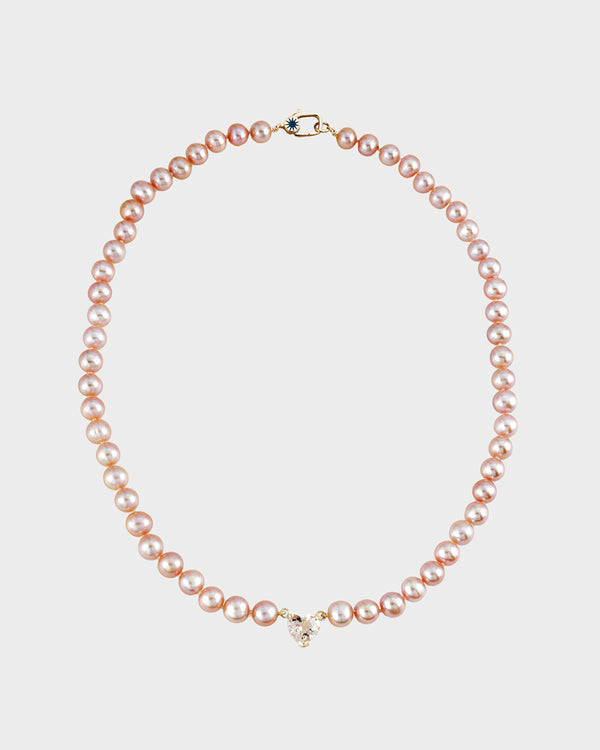 Sweetheart Pearl Necklace in gold