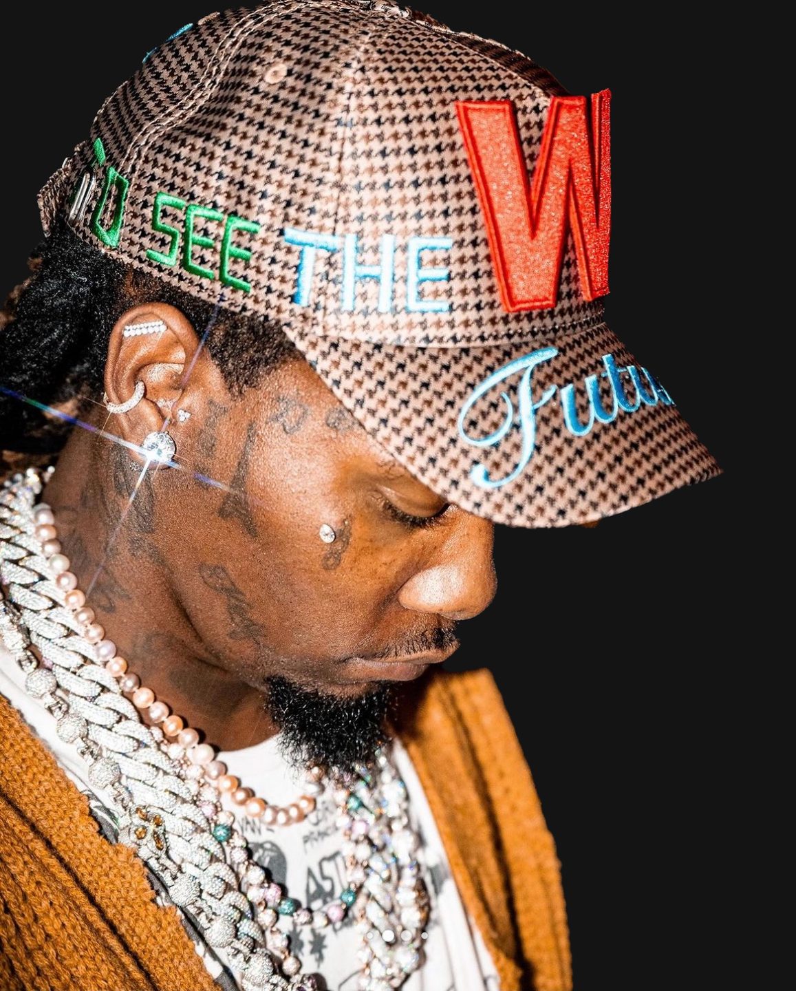 Offset wearing the Pink Pearl Necklace